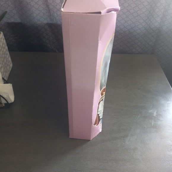 2005 Special Edition Walt Disney Snow White Wedding Doll Set - Picture 4 of 13